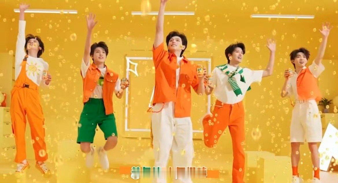 登陆少年成为美年达最新代言人，上个代言人是师哥王源，时代峰峻祖传资源吗[笑cry