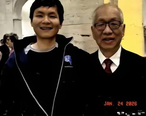 马斯克的致命打击来了！世界首富马斯克顶尖AI团队里面最核心的一个华裔数学天才突发