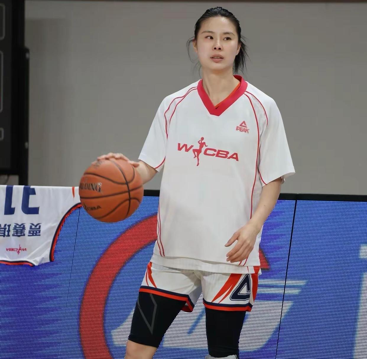 凡是认为四川女篮难胜山西女篮原因基本如下首先，是因为四川女篮本赛季三次面对山