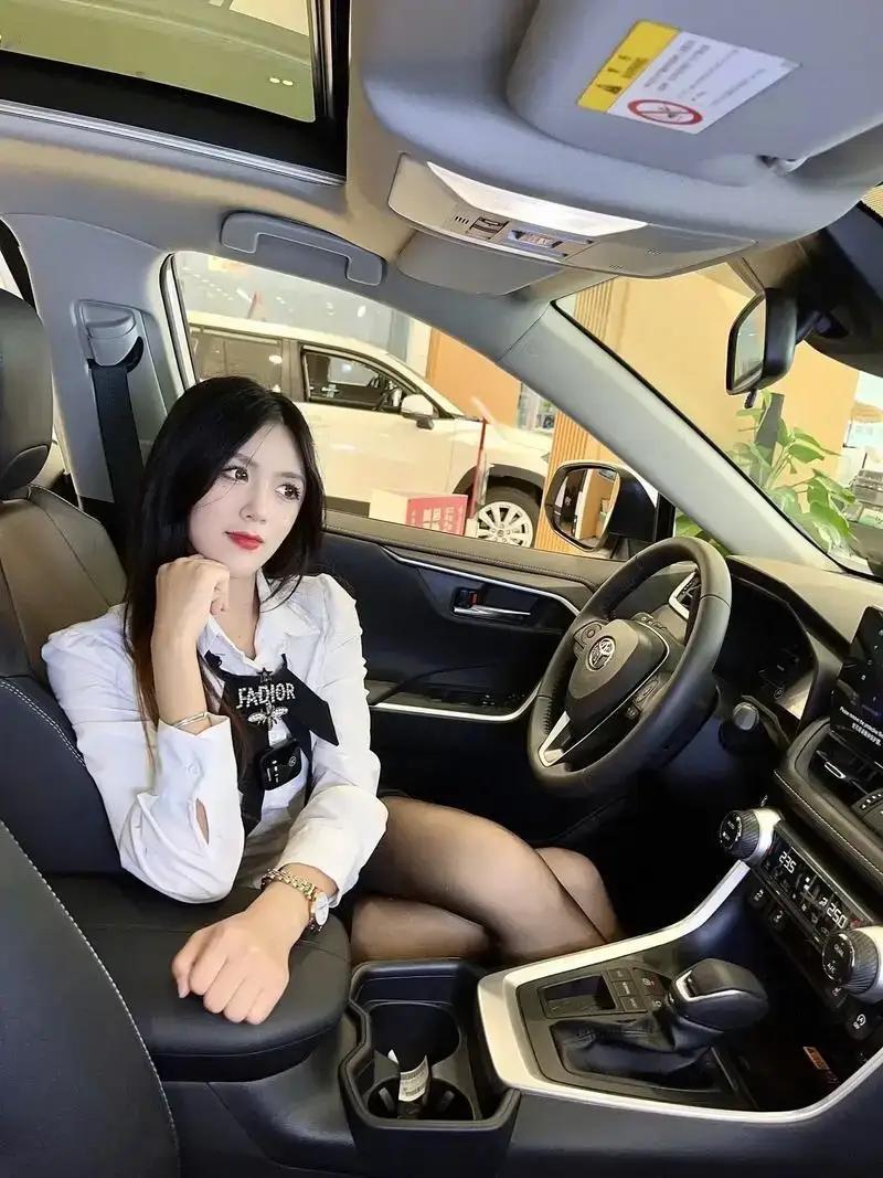 不得不服！7月，丰田RAV4在中国卖了1.85万辆8月，丰田RAV4在中国卖