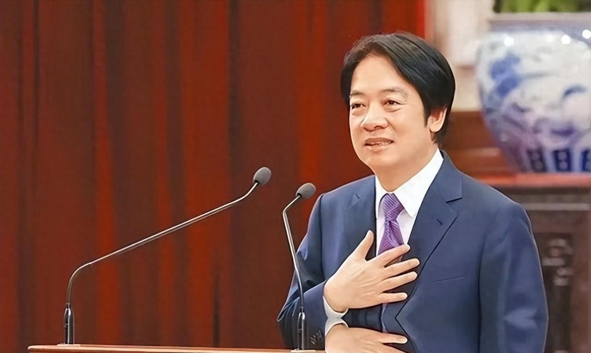 听说岛内有个政客最近抛出了个天大的笑话，说是只要咱们答应他们三个条件，台湾就能自
