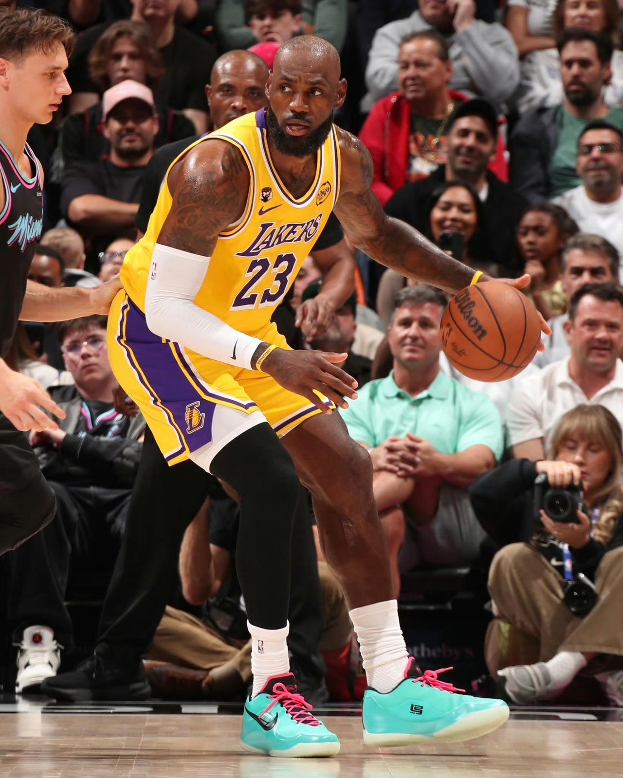 NBA季后赛首轮西部比分预测，谁将是黑马？雷霆4-0勇士毫无机会，即使有巴