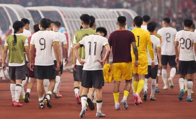 国足新帅4选1:土帅接棒伊万，范志毅称接任者难逃被骂命运