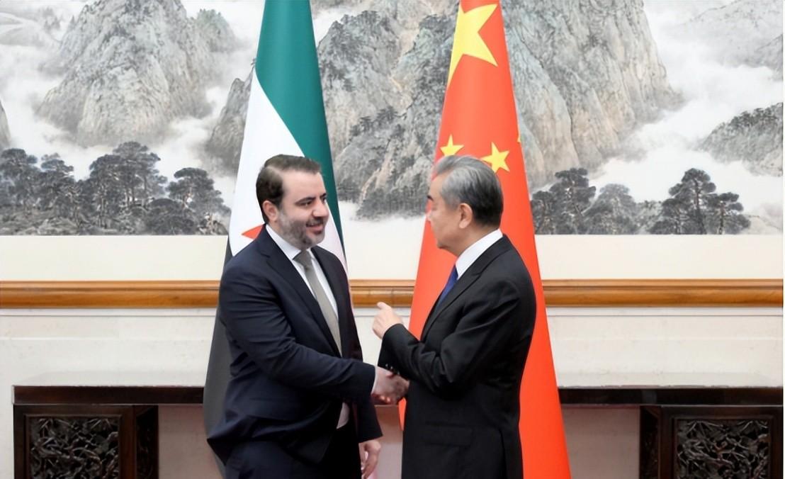 中叙关系好像有点意思，慢慢来了叙利亚那边好像有变化，沙拉想做出改变，想和过去不