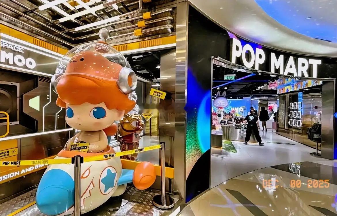 泡泡玛特的决策者估计后悔了！他千不该万不该，不该把Labubu月产量从1000万