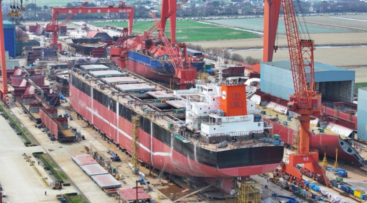 中国造船太牛了！25年中国造船业又双叒叕拿第一了！三大核心指标更是连续16年领跑