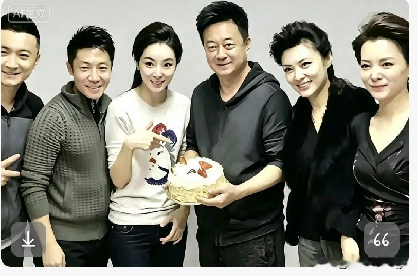 这六位全是央视当年数一数二的顶尖主持人，主持功底都没得挑，都是家喻户晓的优秀主持