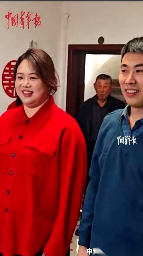 刷到个新闻，给我看愣了。一场婚礼，一千块钱不到。你没看错，装饰花了50，两家