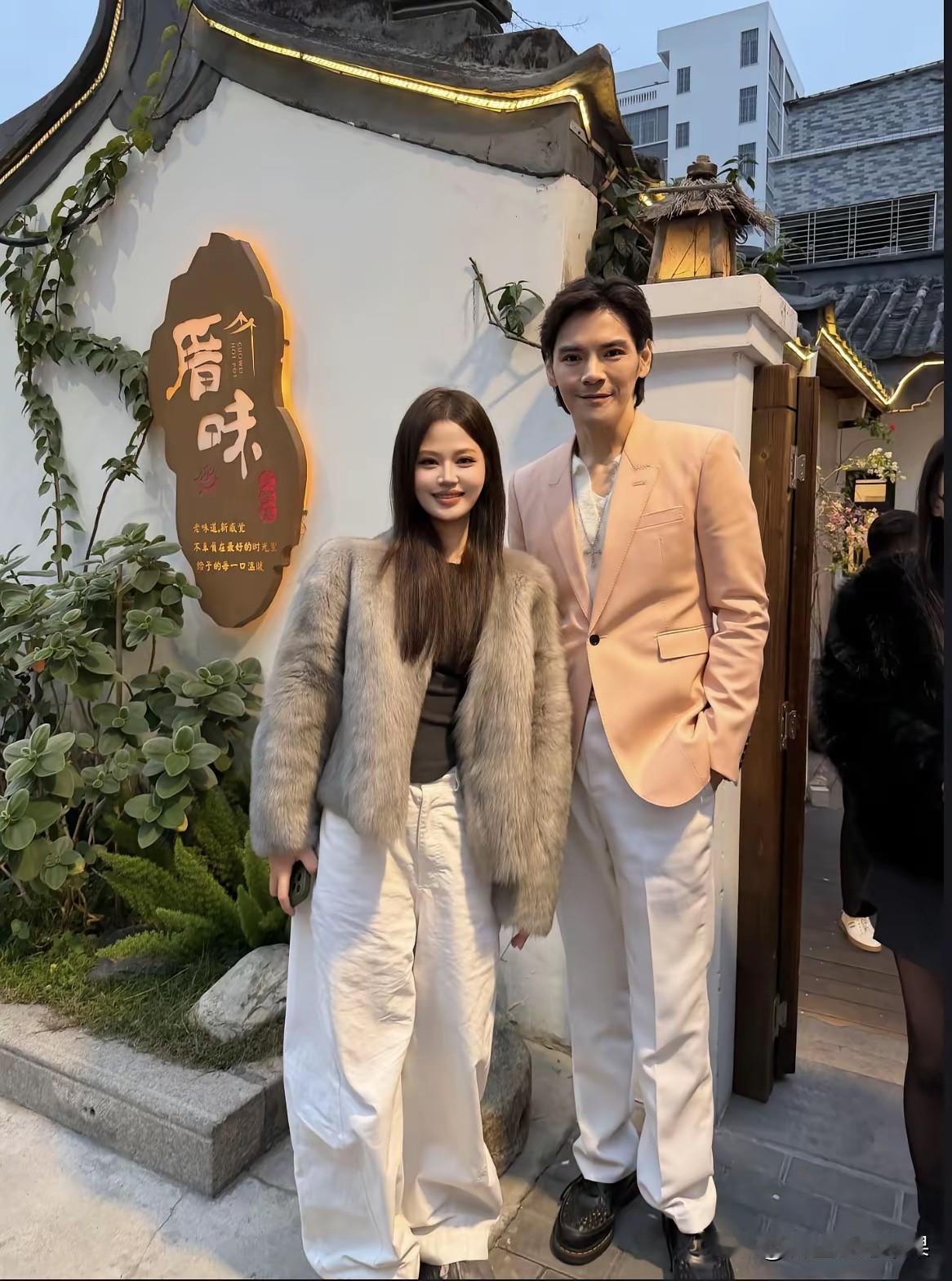 不怪郭碧婷非他不嫁，确实帅气！