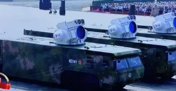 美国最害怕的不是中国的导弹，不是航母，而是中国的舰载激光武器，因为导弹、航母中国