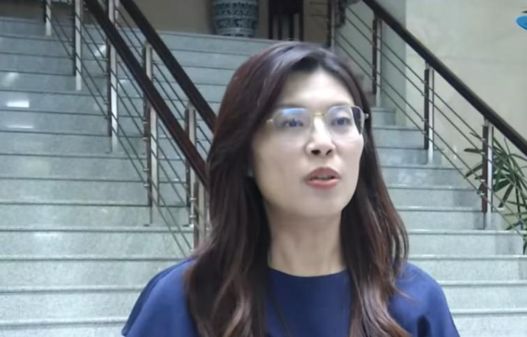 郑丽文：宣布参选后与卢秀燕拥抱为了冲淡“卢秀燕合体郝龙斌”的影响，继昨天提到“