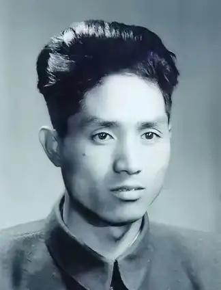 1949年8月29日，李宗仁从广州搭飞机去台北见蒋介石。一见面，李宗仁就直截了当