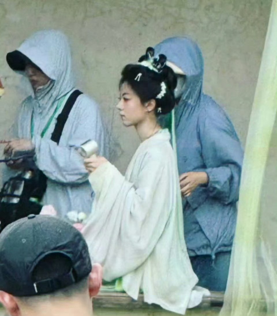 一念江南赵今麦路透赵今麦新剧古装路透图来啦，模糊的画质清晰的建模，突然发现她很适