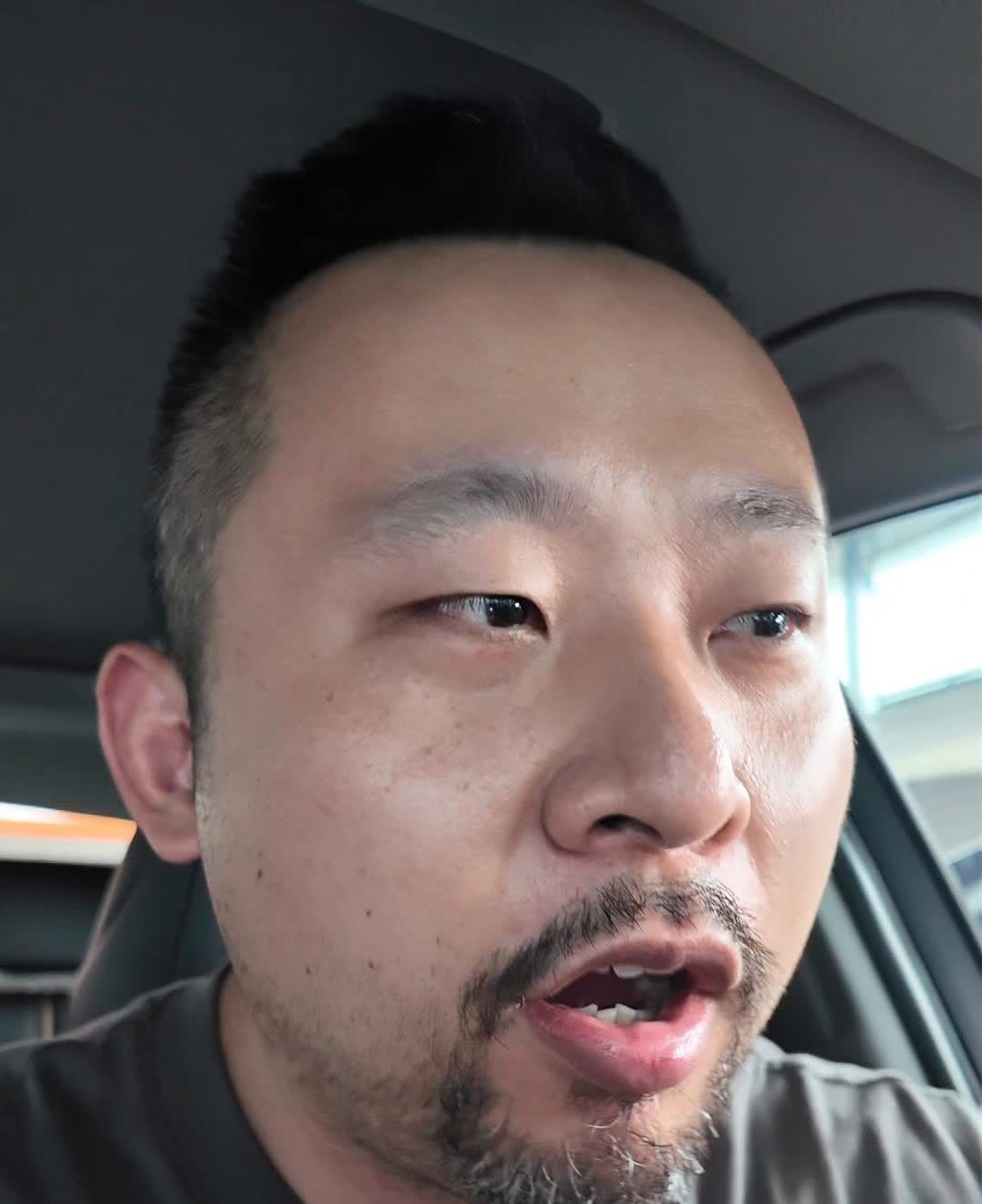 二手凯美瑞行情。以后谁说凯美瑞油耗低，我跳起来打他膝盖。今天收了台2.58A
