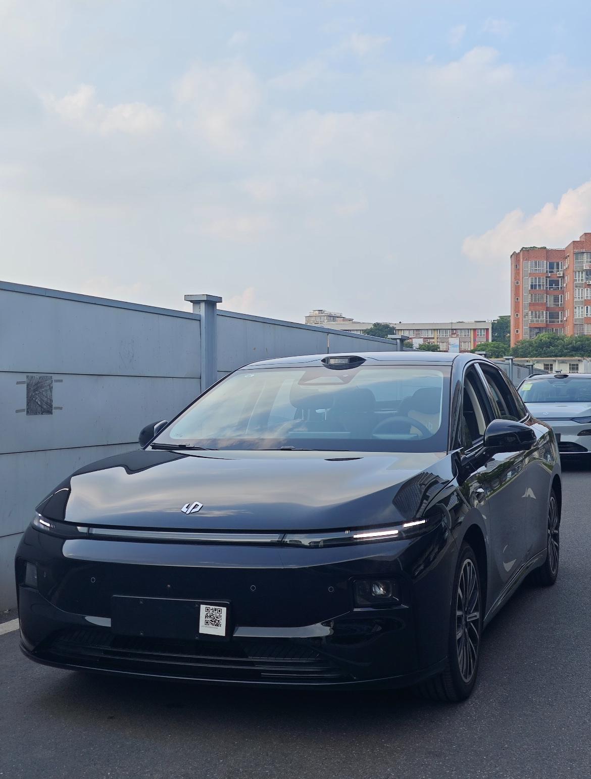 看看车主怎么评价零跑B01。作为一名普通的上班族，我在看了零跑B01的预售