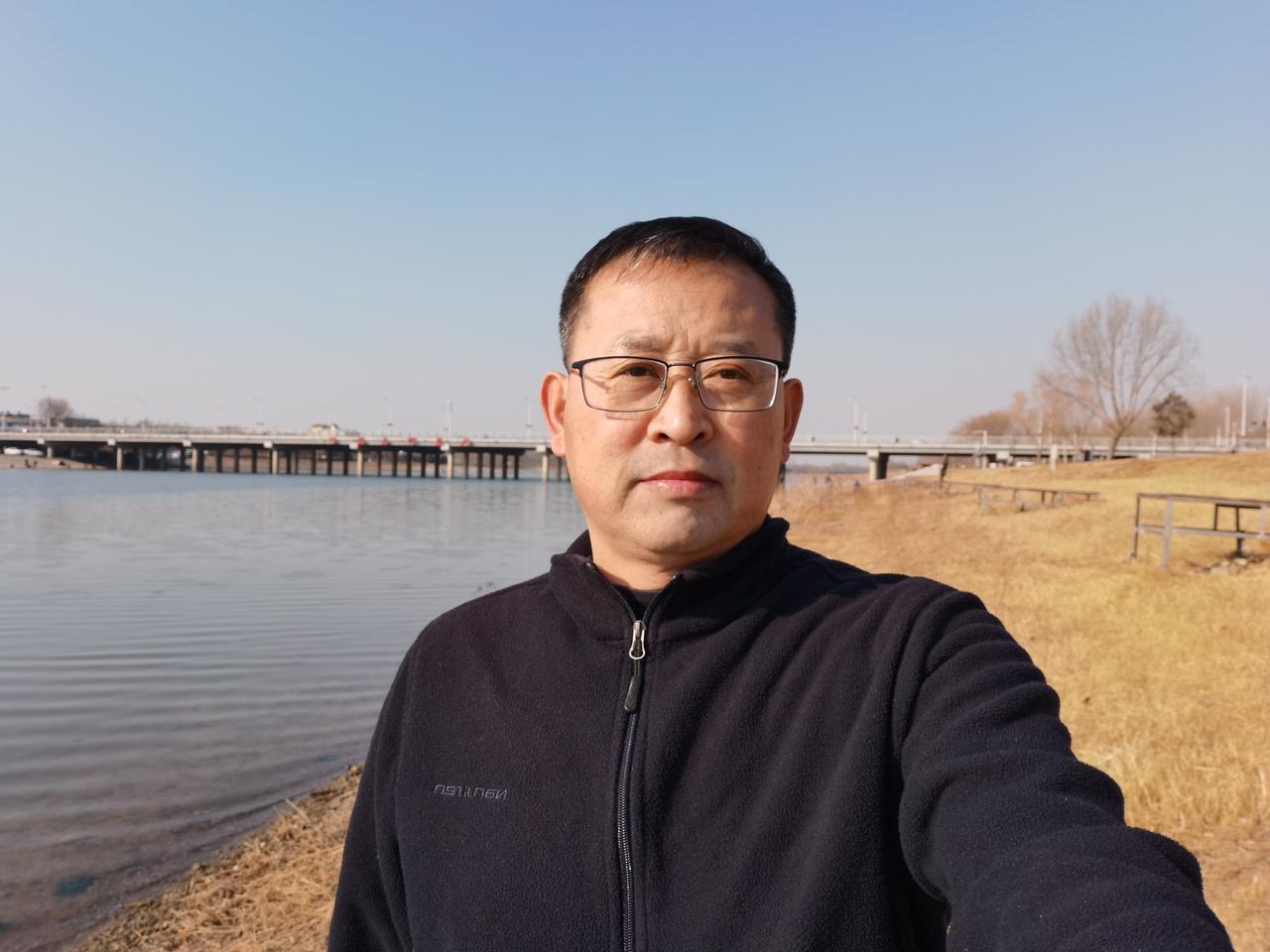 每次买烟，心都会被愧疚撕裂，得亏戒了十年前戒烟的时候，我每日烟量两盒半，妥妥