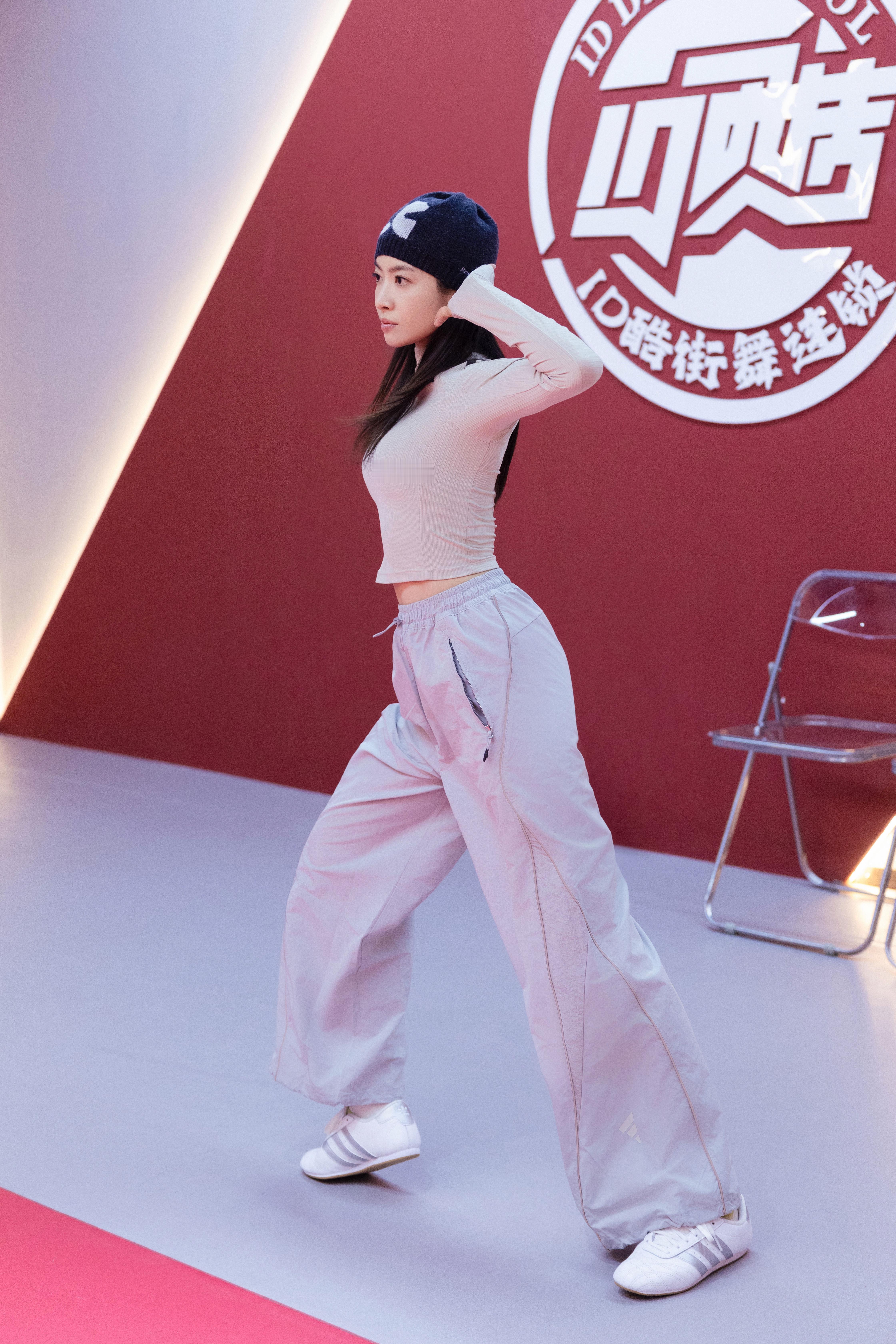 谁给宋茜选的裙子宋茜在复制粘贴的时代，你是手写的诗[玫瑰]​​​