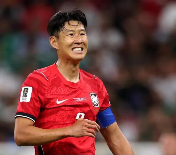 韩国足协恐怕要向国际足联投诉了！这事儿说起来挺憋屈，本来手握94%晋级概率的韩国
