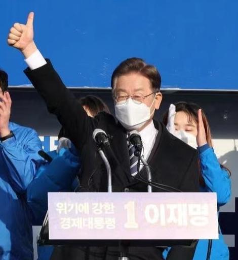 美国黑手操弄韩国大选？李在明逆袭引爆全民怒火，韩国民众觉醒反抗霸权！