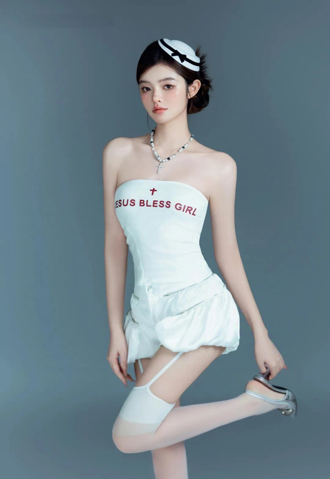 这件衣服和她谁更耀眼？投票！