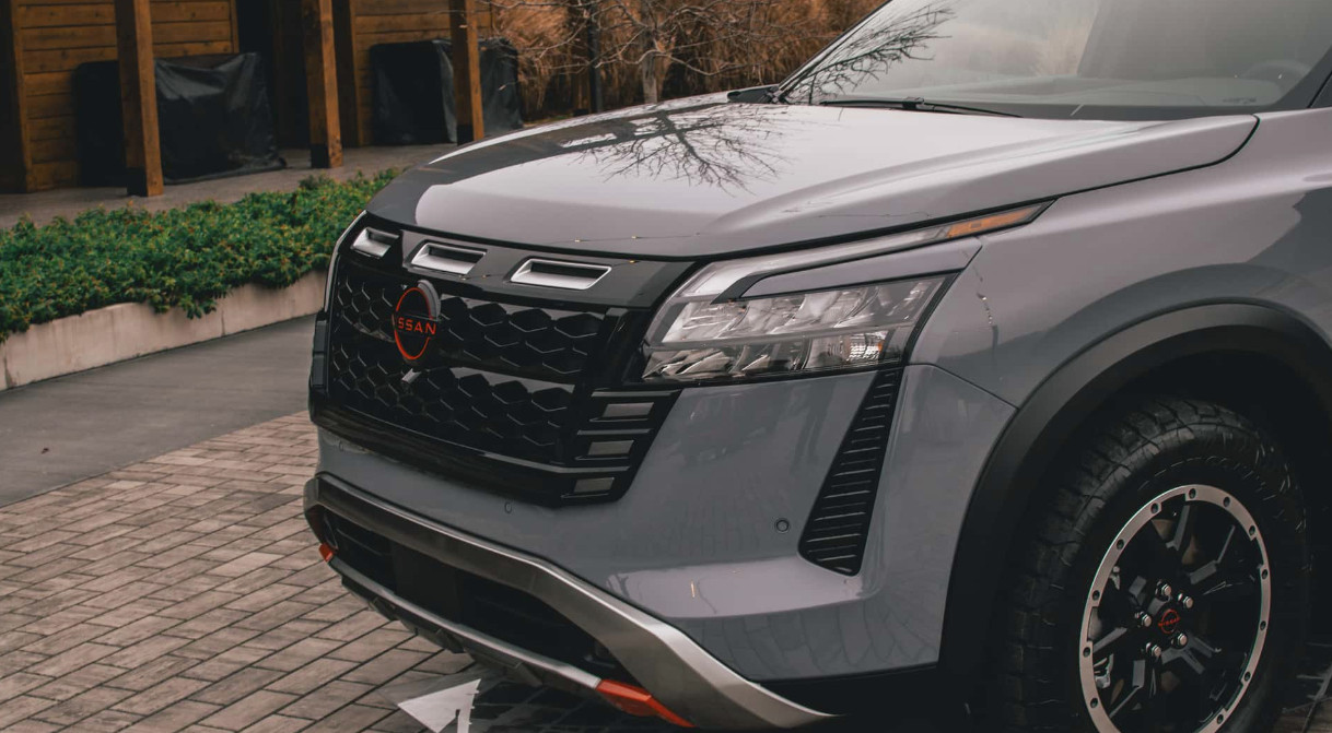 2026款日产Pathfinder作为中期改款车型，保留3.5升V6自然吸气发动