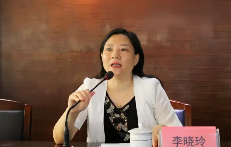 江西赣州兴国县民政局原党组书记李晓玲被查，53岁的李晓玲看上去保养的还是很不错的