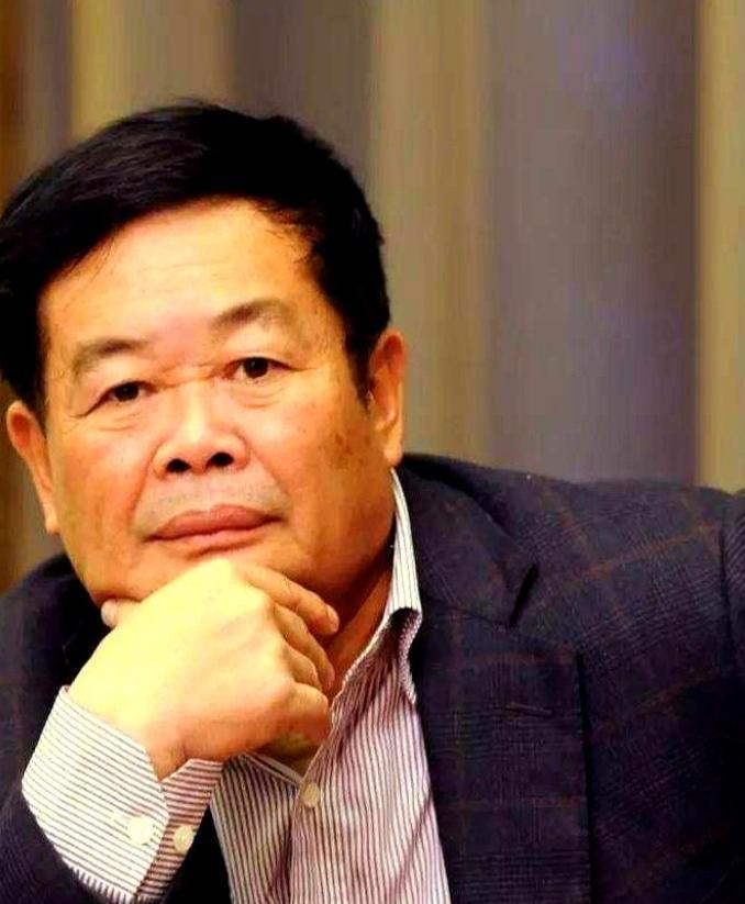 当年，曹德旺的女儿曹艳萍带男友叶舒回家见父母时，曹德旺一看这小伙子，就坚决不同意