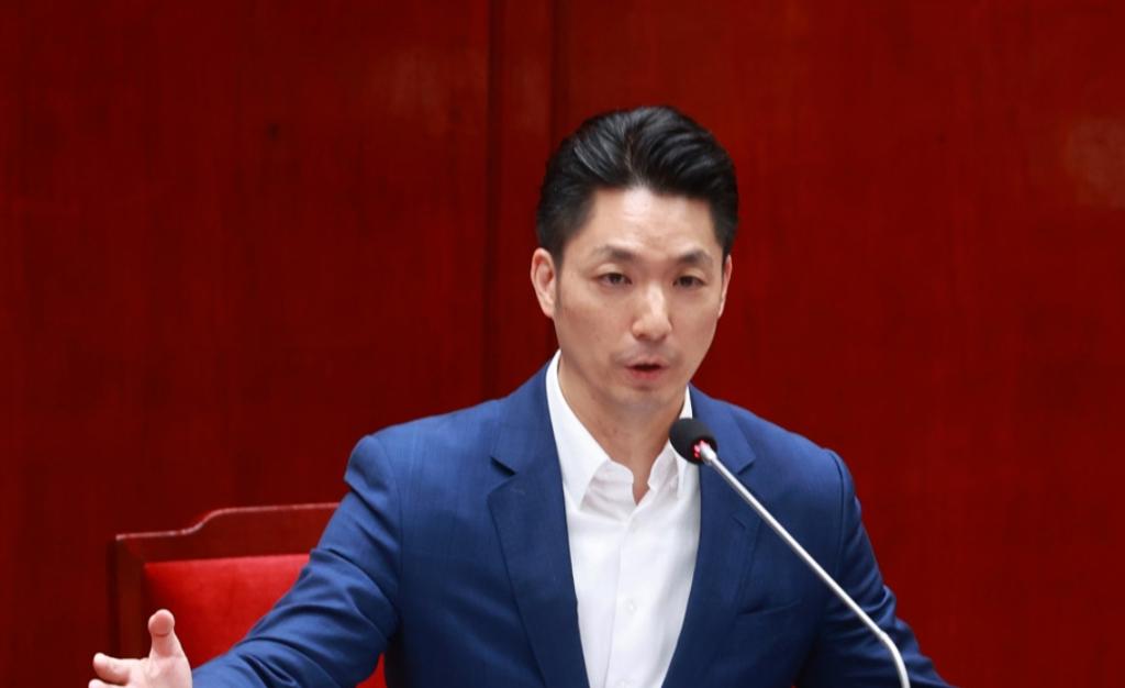 就在刚刚，台北市长蒋万安发表严正声明，7月24日，台湾省台北市长蒋万安再