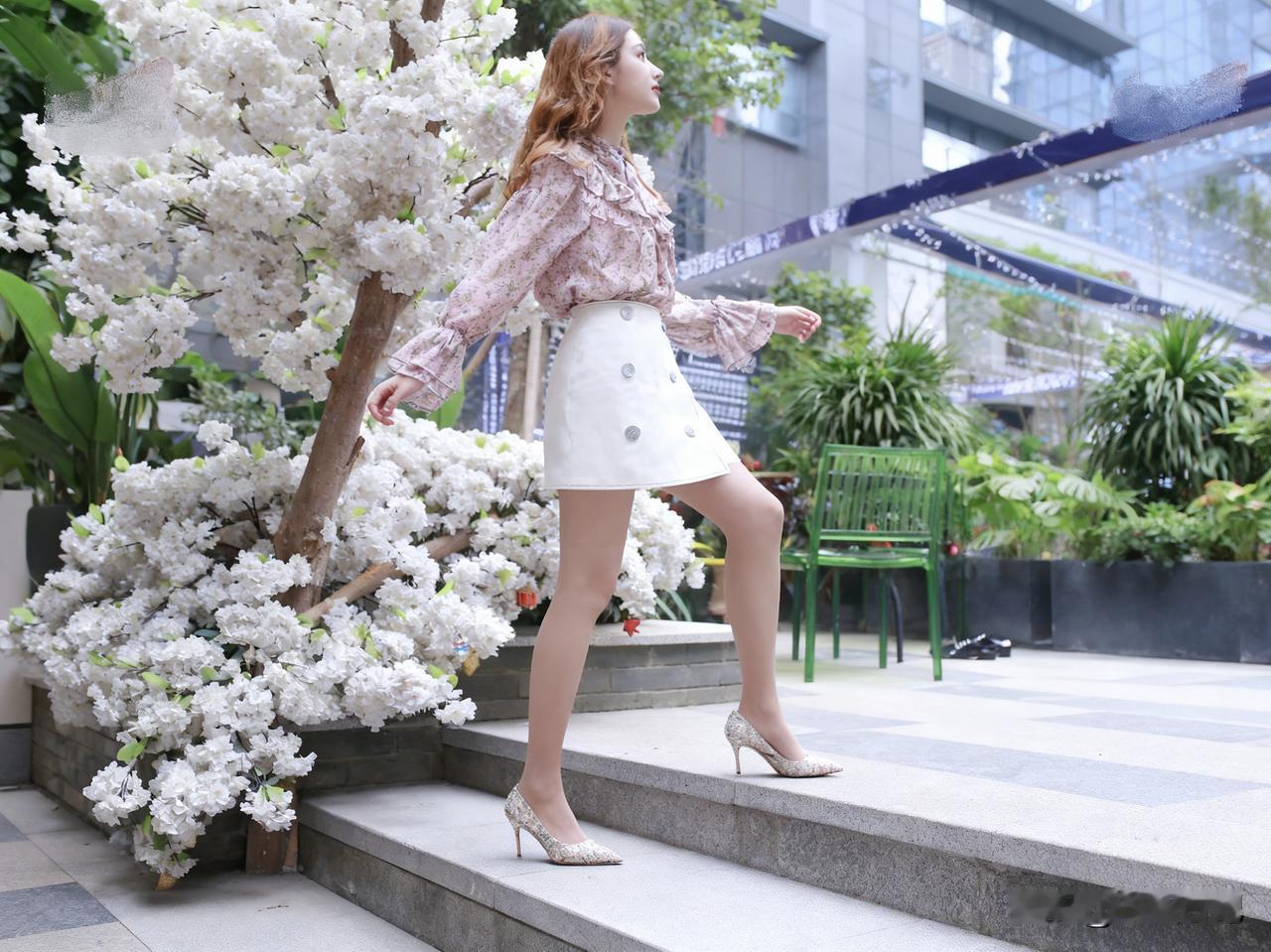 有哪些女生日常好看穿搭可以借鉴高跟鞋的女性魅力在哪里?气质穿搭怎么穿才恰到好处