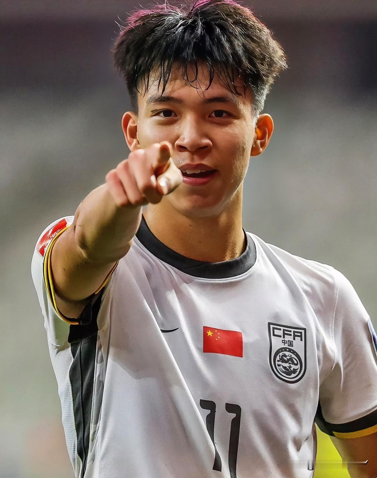 我有一种预感就是王钰栋在中超打出来以后真的距离留洋不远了，因为他已经找好了