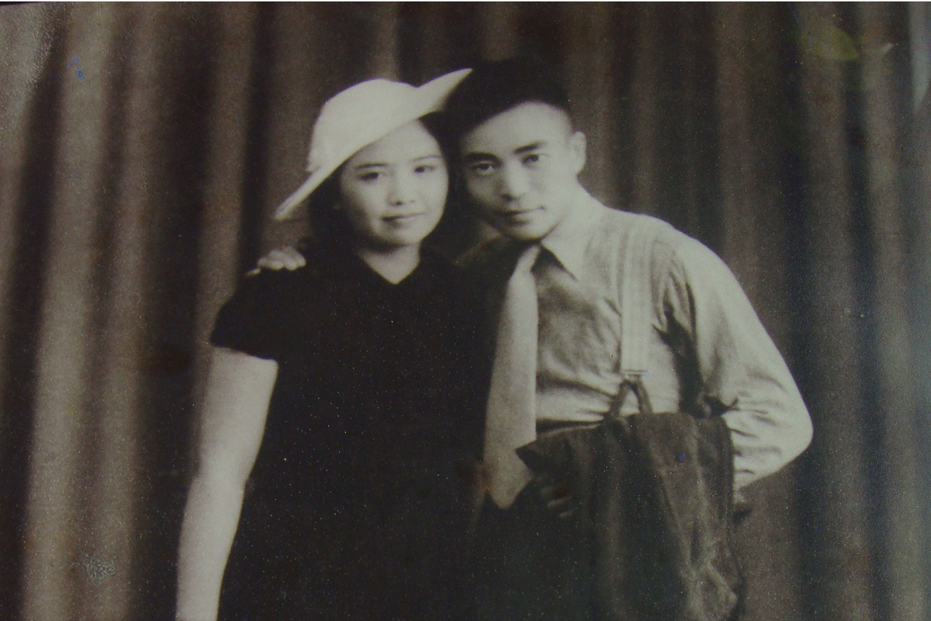 1938年，国民党高官陈尔晋与珠宝商之女完婚。结婚后不久，陈尔晋发现妻子经常早出