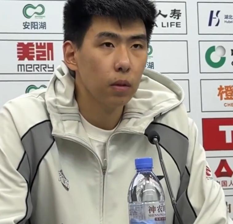 徐昕啊，俱乐部杯赛跟CBA常规赛的对抗真不是一个级别的。徐昕在俱乐部杯赛看似不