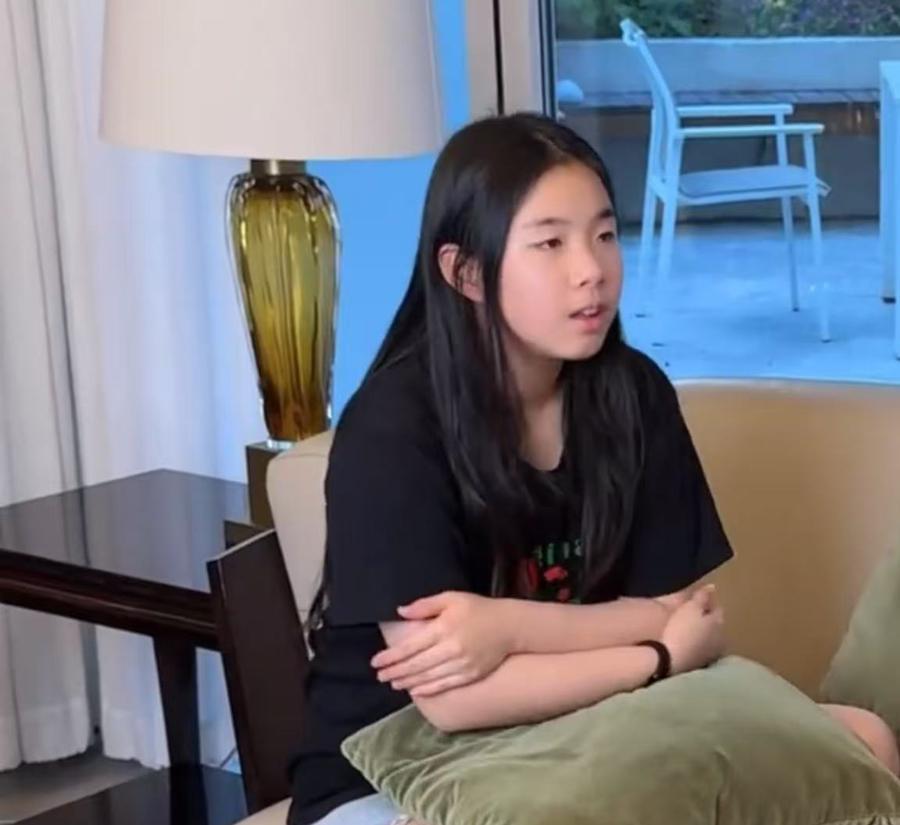 小沈阳女儿都出道了，黄奕的女儿为什么不行？其实，外表根本不是问题。虽然她遗传了爸