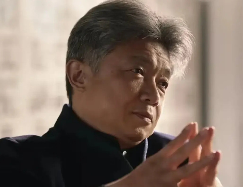看到《护宝寻踪》里的赵佑林，你会不由自主地想到谁？《护宝寻踪》里的赵佑林，明面