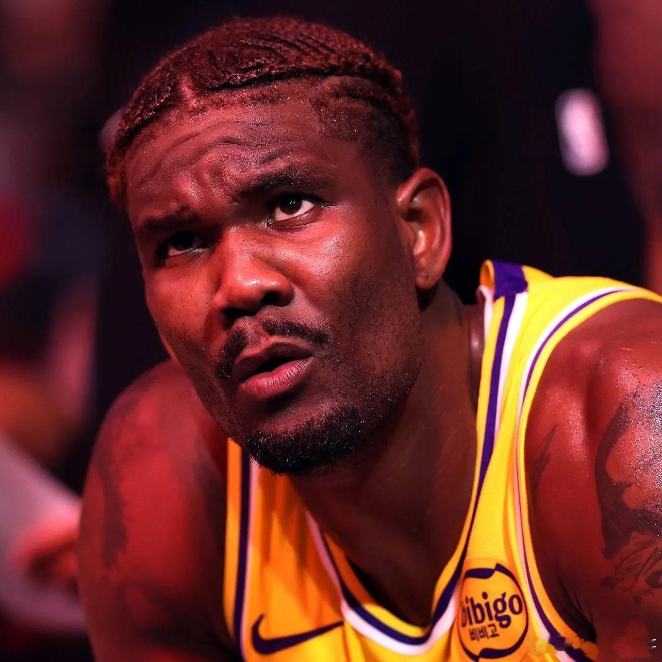 洛杉矶湖人艾顿纳闷了，大哥们后期为什么不给我喂饼了呢？21分13个篮板投篮11