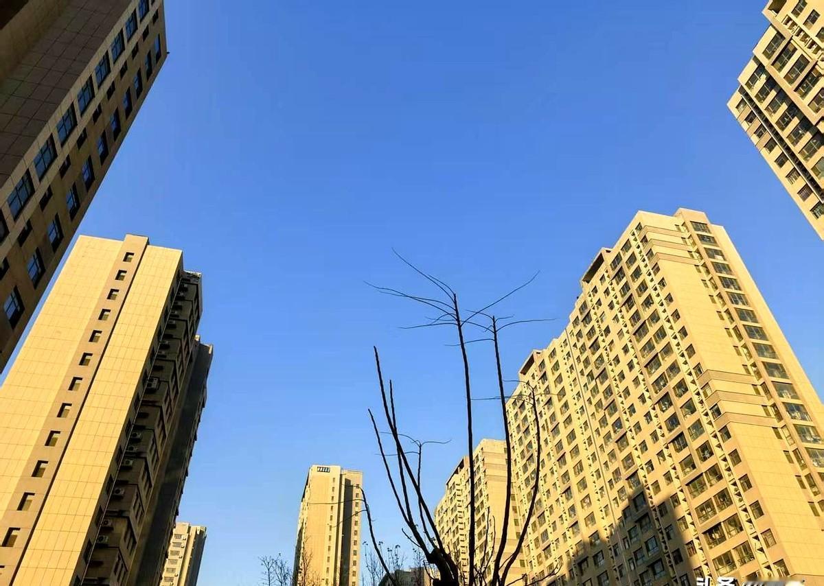 集团下通知取消了工作餐，原因很简单，公司亏损，需要大家共克时艰，算下来这一项费用