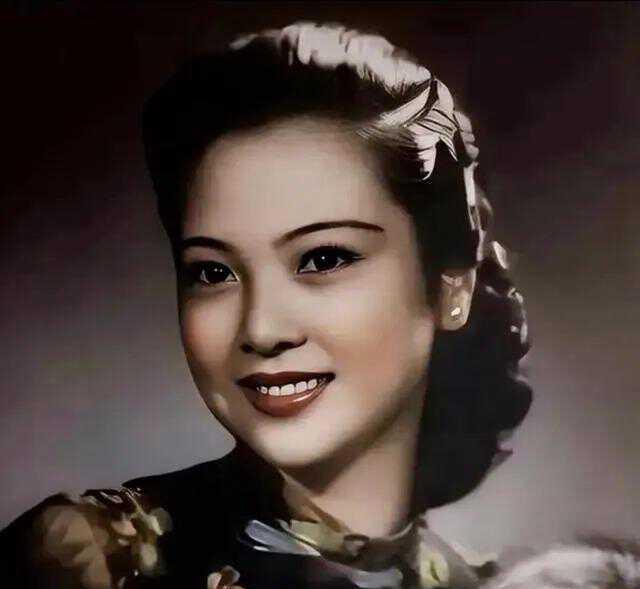 军统局有一个颇有姿色的女特务叫周志英，1941年她跟戴笠过了一夜后，就以为老板看