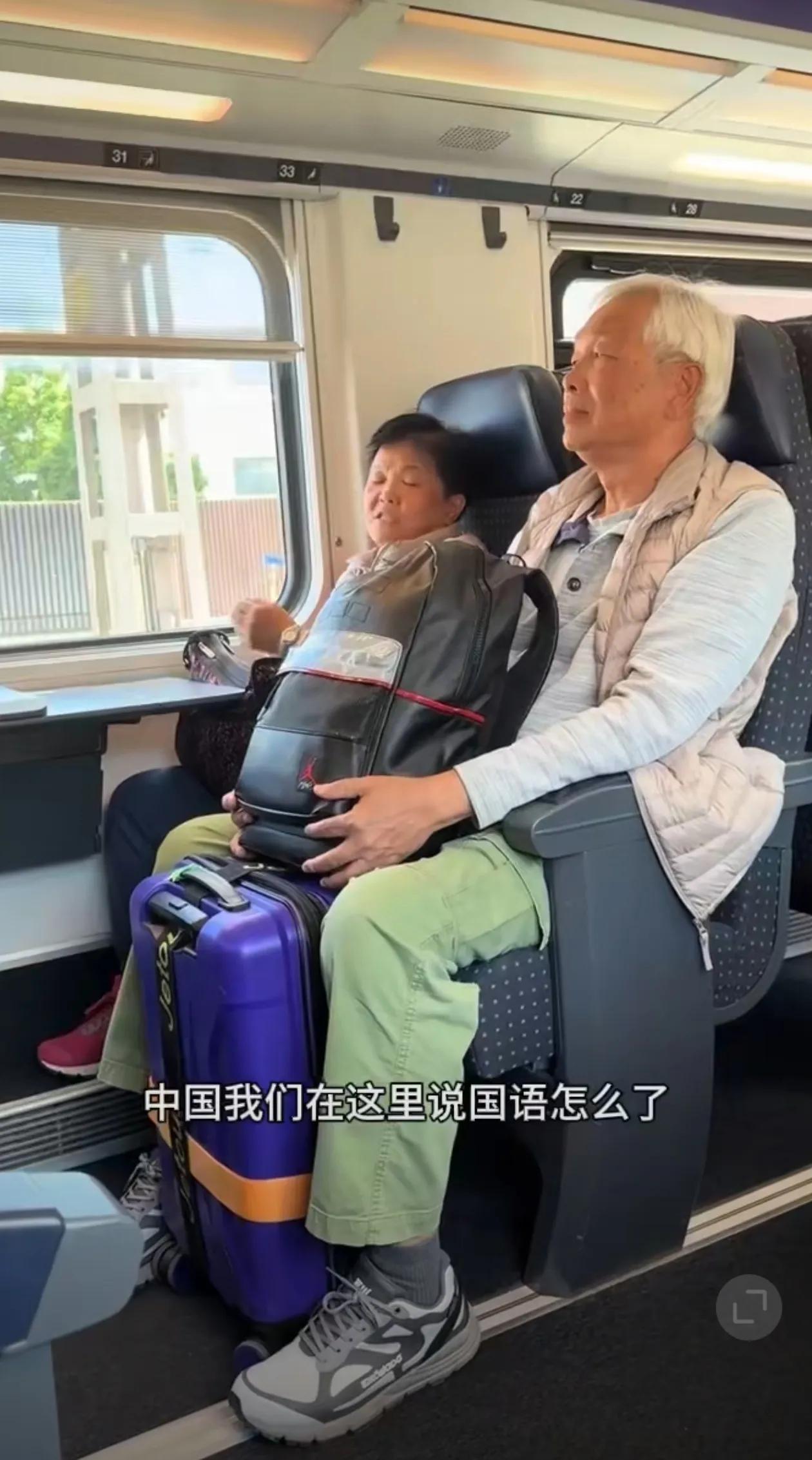 大陆小伙在瑞士旅游坐火车说普通话，被同车的香港移民歧视后怒怼：“我说国语怎么了？