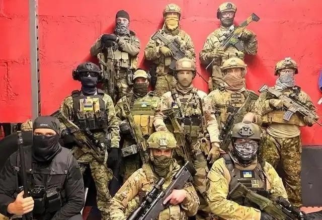 为什么俄罗斯放着几十万的正规军不用，却大量使用雇佣兵？说白了，俄乌这仗拖成了烧钱