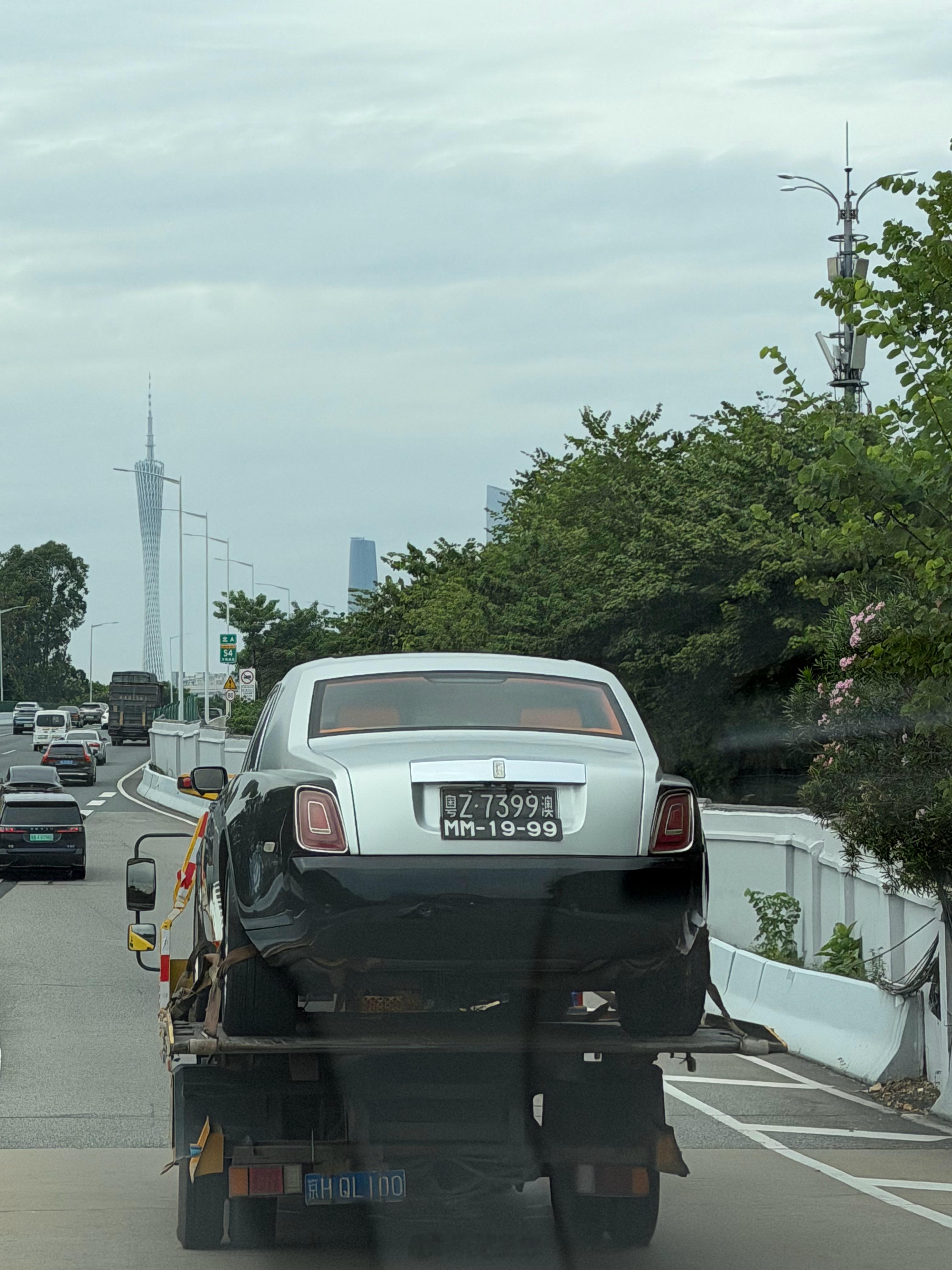 无论从什么角度看，大幻影的气场太强了[吃瓜][吃瓜]​​​