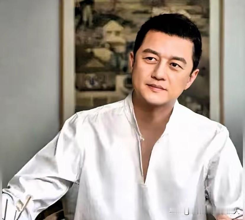 搞了半天，他才是“笑傲江湖”的高手。李亚鹏最早出资50万元创办婚恋平台，亏钱