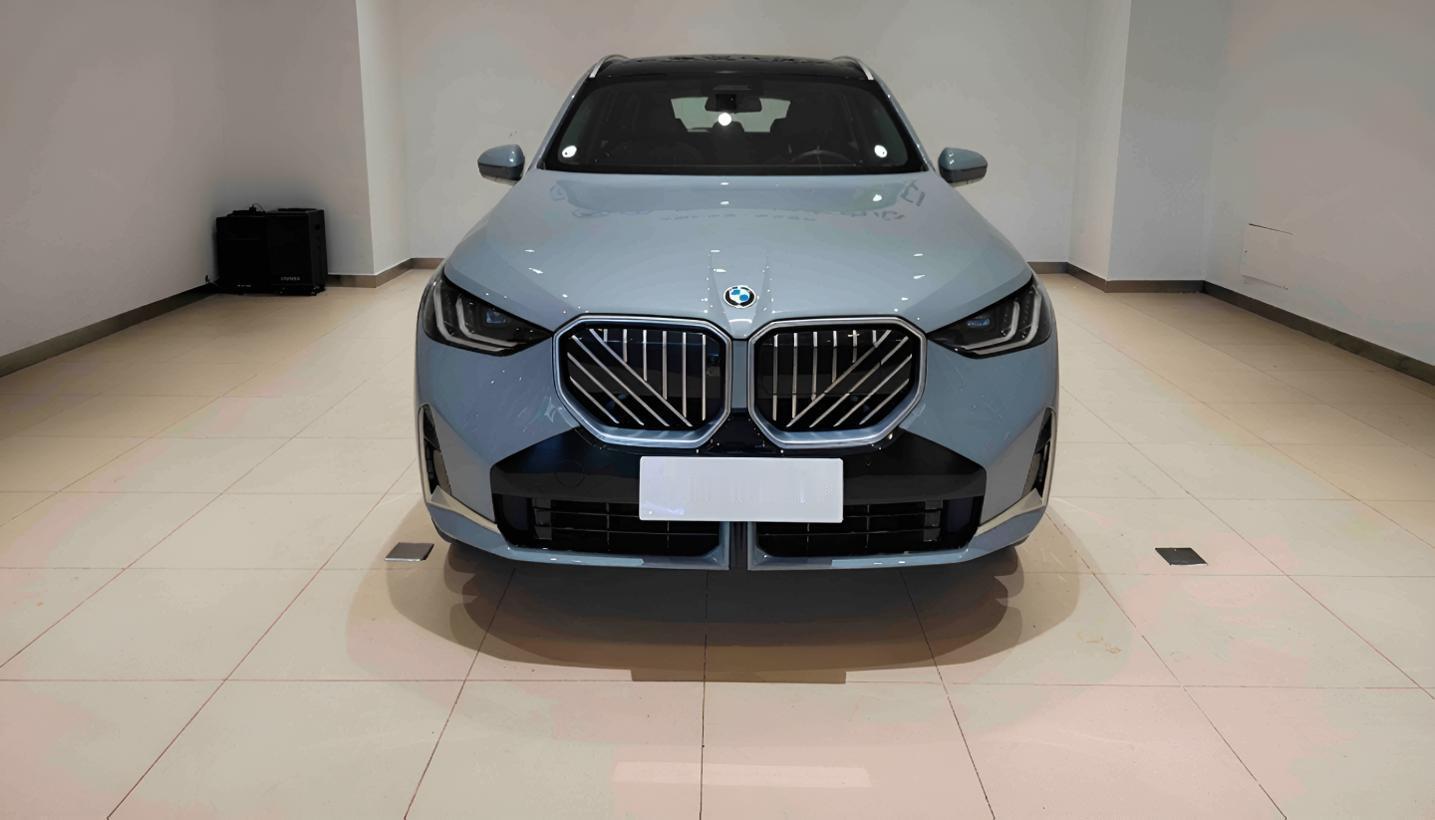 退役试驾车25款宝马X330L尊享M运动套装指导价4499外观内饰：布鲁克林