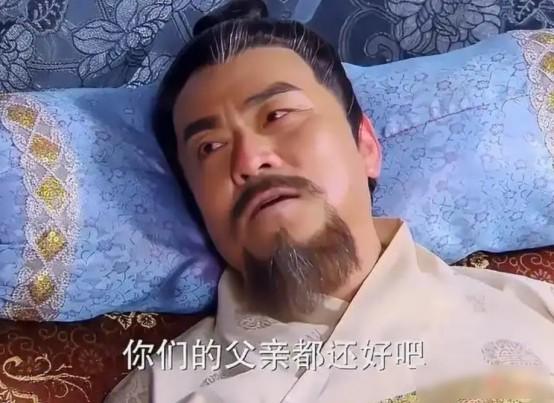 大唐名将秦琼卧病在床12年，李世民从不探望，只派御医诊治，可御医刚走，秦琼就悄悄