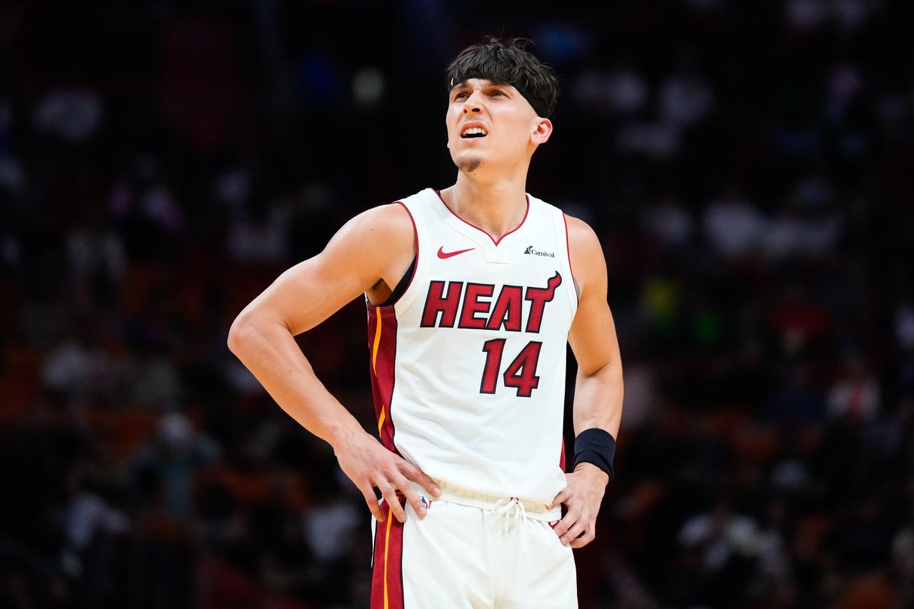 逆天！NBA新赛季即将开始了，希罗接受了左脚手术，将缺席新赛季初期比赛！这操
