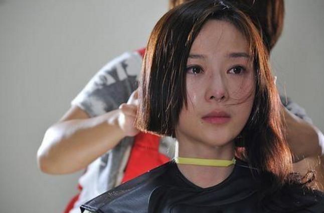 女性生完宝宝后要不要剪短发, 这些好处告诉你还是剪短好