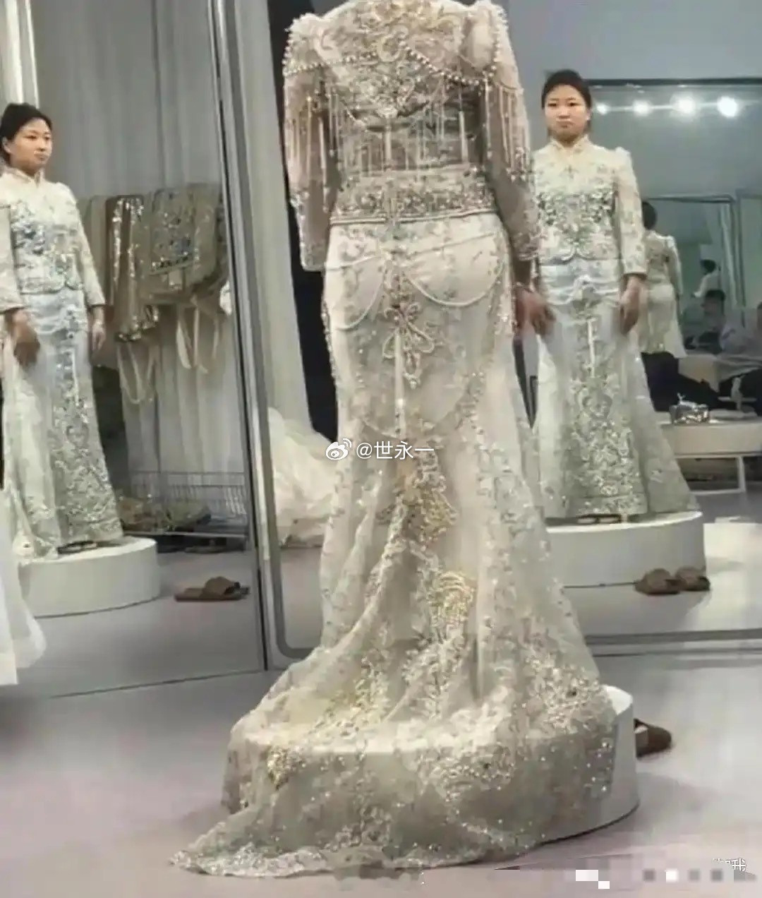 为什么试完婚纱，笑不出来呢