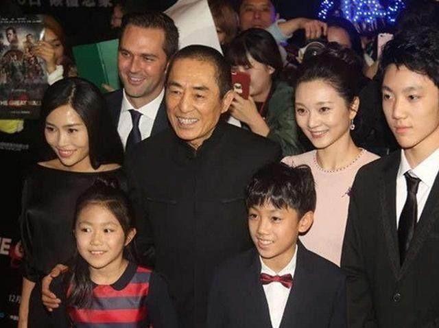 最可怕的不是张艺谋。是他家三个孩子，正在包抄整条电影产业链。张艺谋2011年和