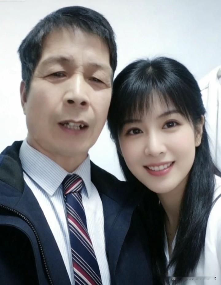 你看他们两个人是什么关系呢？