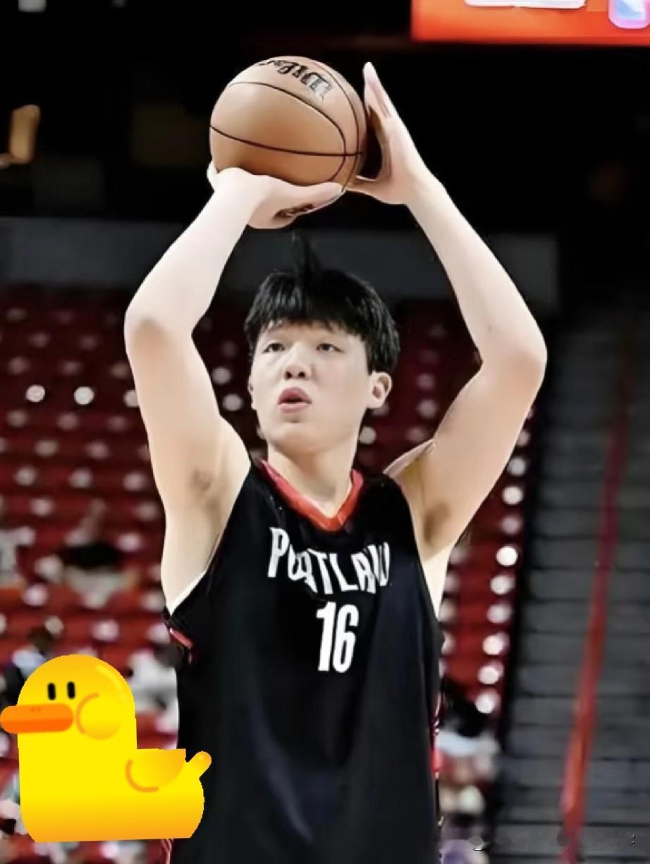 中国球员杨瀚森替补登场：首节5分钟贡献2分1篮板1助攻1盖帽，正负值+5你