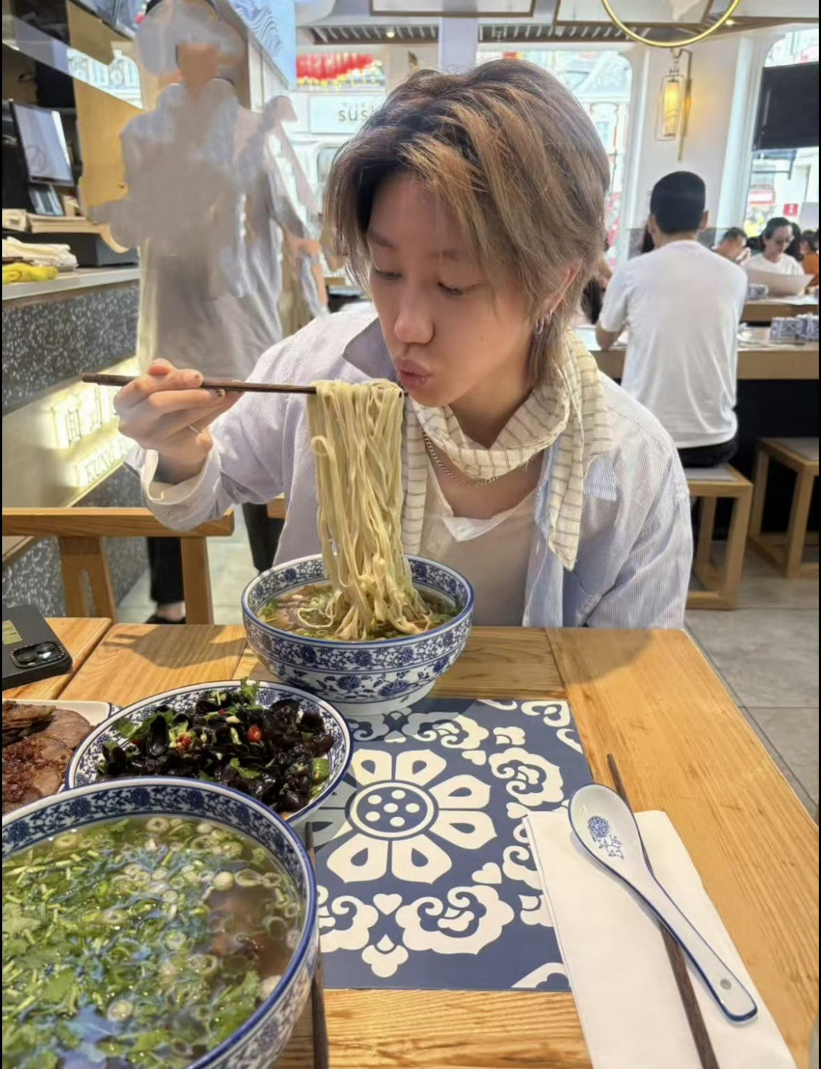 不知道，兰州抻面好味道，明明酱多多吃饭😋​​​